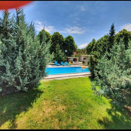 Tranzzit Airport Apartment II Otopeni Exterior photo
