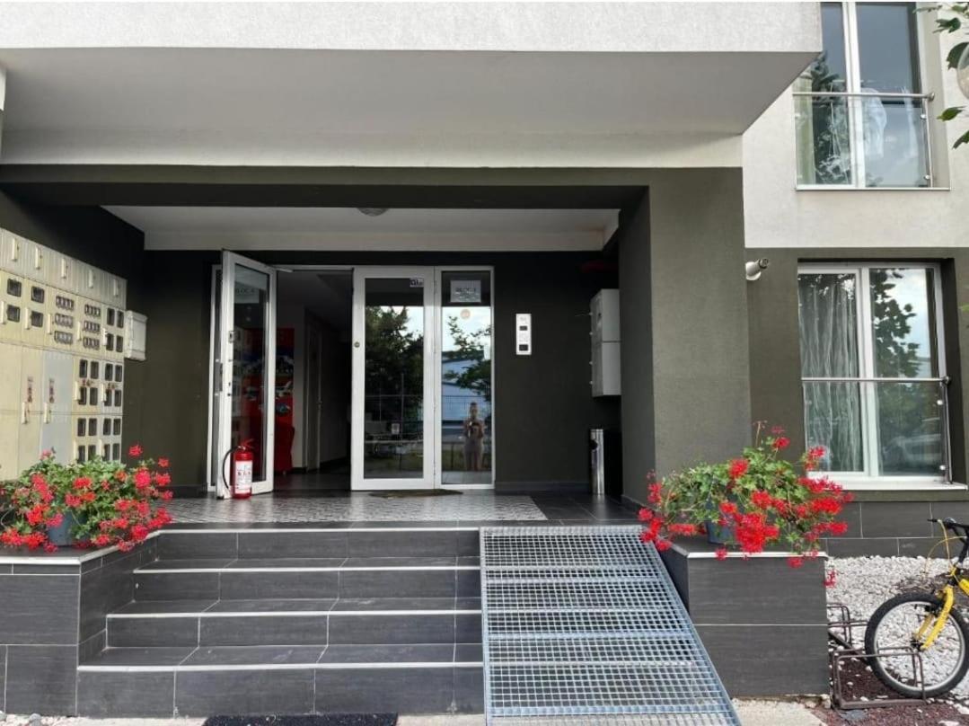 Tranzzit Airport Apartment II Otopeni Exterior photo